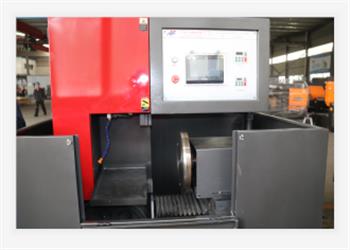 玉石專(zhuān)業(yè)立式鋸床“初現(xiàn)真身”