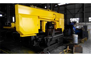 專業(yè)切割H型鋼—金鋒鋸業(yè)高精度旋轉(zhuǎn)角度帶鋸床