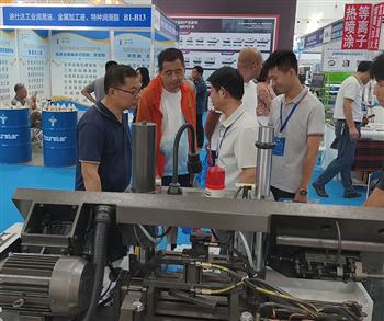 金鋒帶鋸床煙臺(tái)展會(huì)風(fēng)采