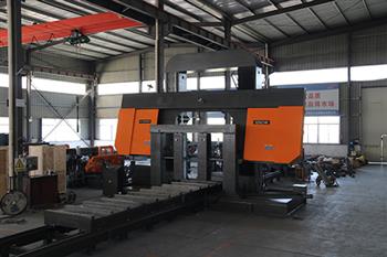 臥式、立式石墨帶鋸床如何選擇？