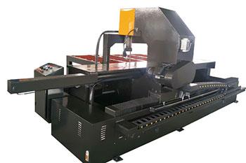 對于小型立式帶鋸床來說，切割材料的鋸條是一個(gè)重要的選擇